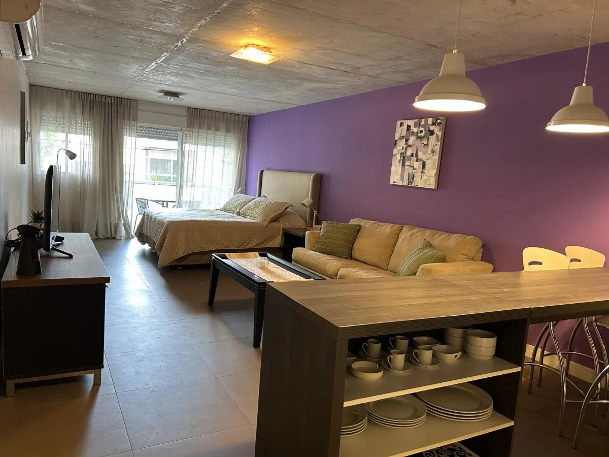 Apartamento ID.4721 - Alquiler Monoambiente Amoblado Pocitos con balcón