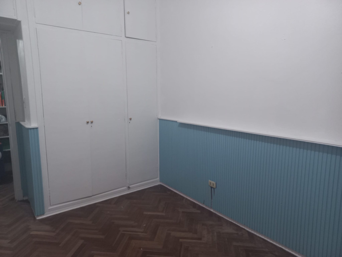 Apartamento ID.6326 - Alquiler Apartamento 4 Dormitorios La Comercial con patio