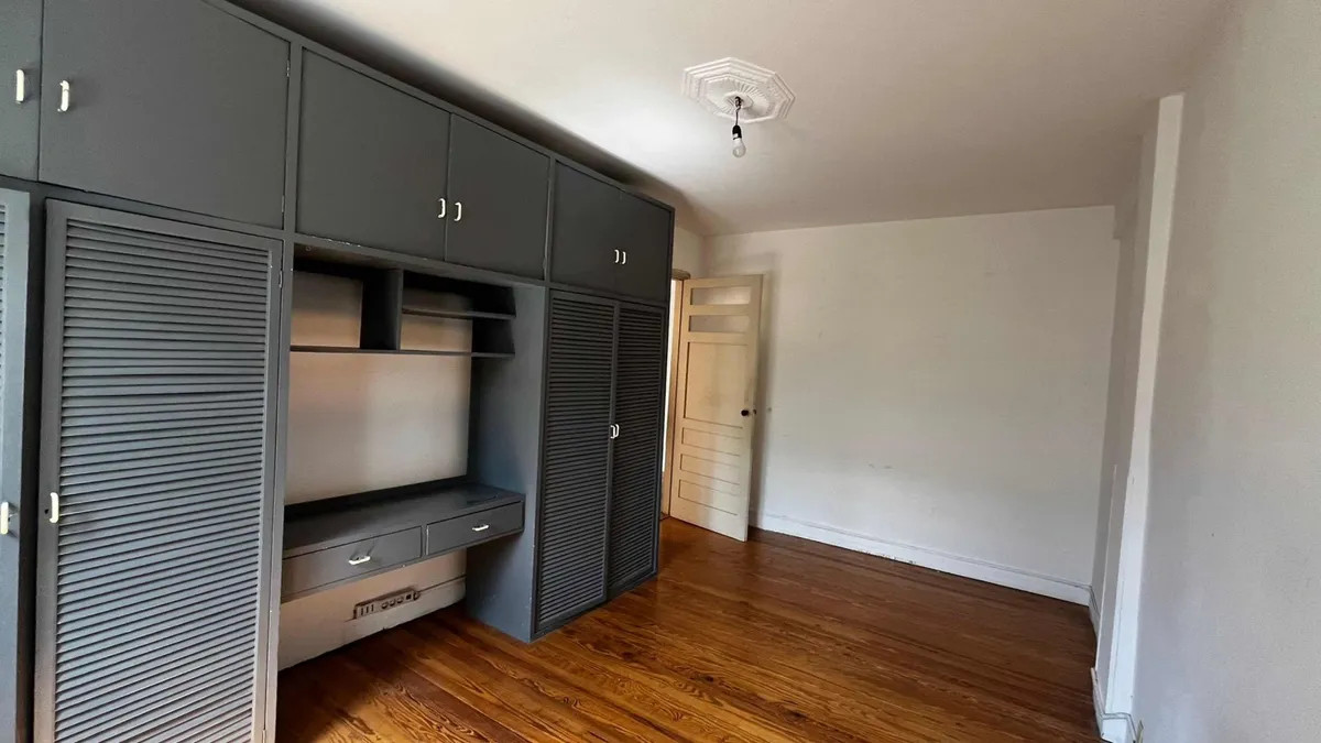 Apartamento ID.4971 - Venta Apartamento con Renta 3 Dormitorios Cordón con patio 