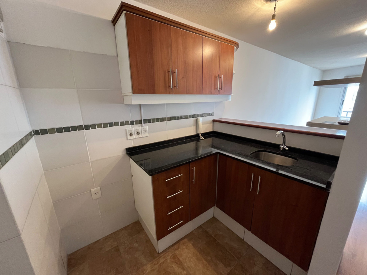 Apartamento ID.6982 - Venta y Alquiler Apartamento 1 Dormitorio Pocitos con balcon