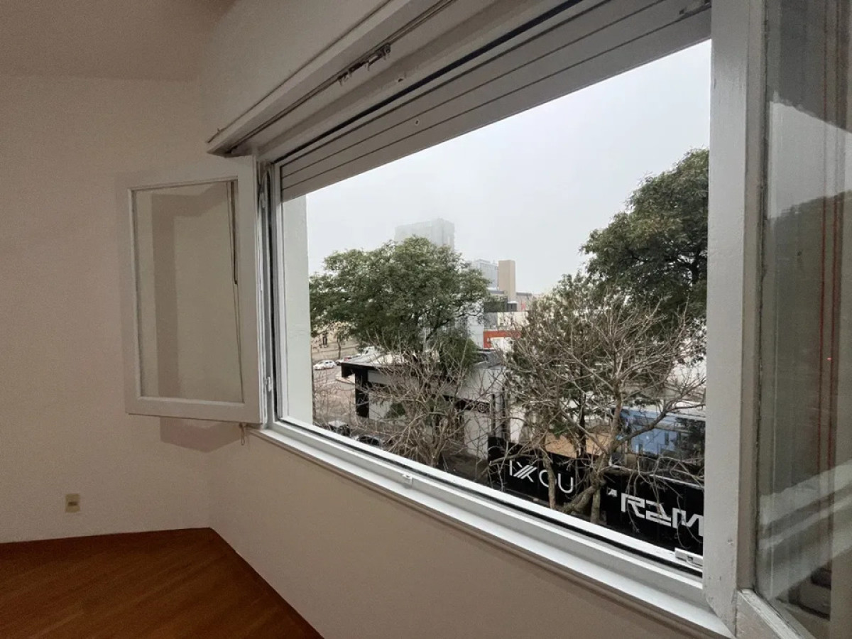 Apartamento ID.6765 - Alquiler Apartamento 2 Dormitorios Punta Carretas con balcon