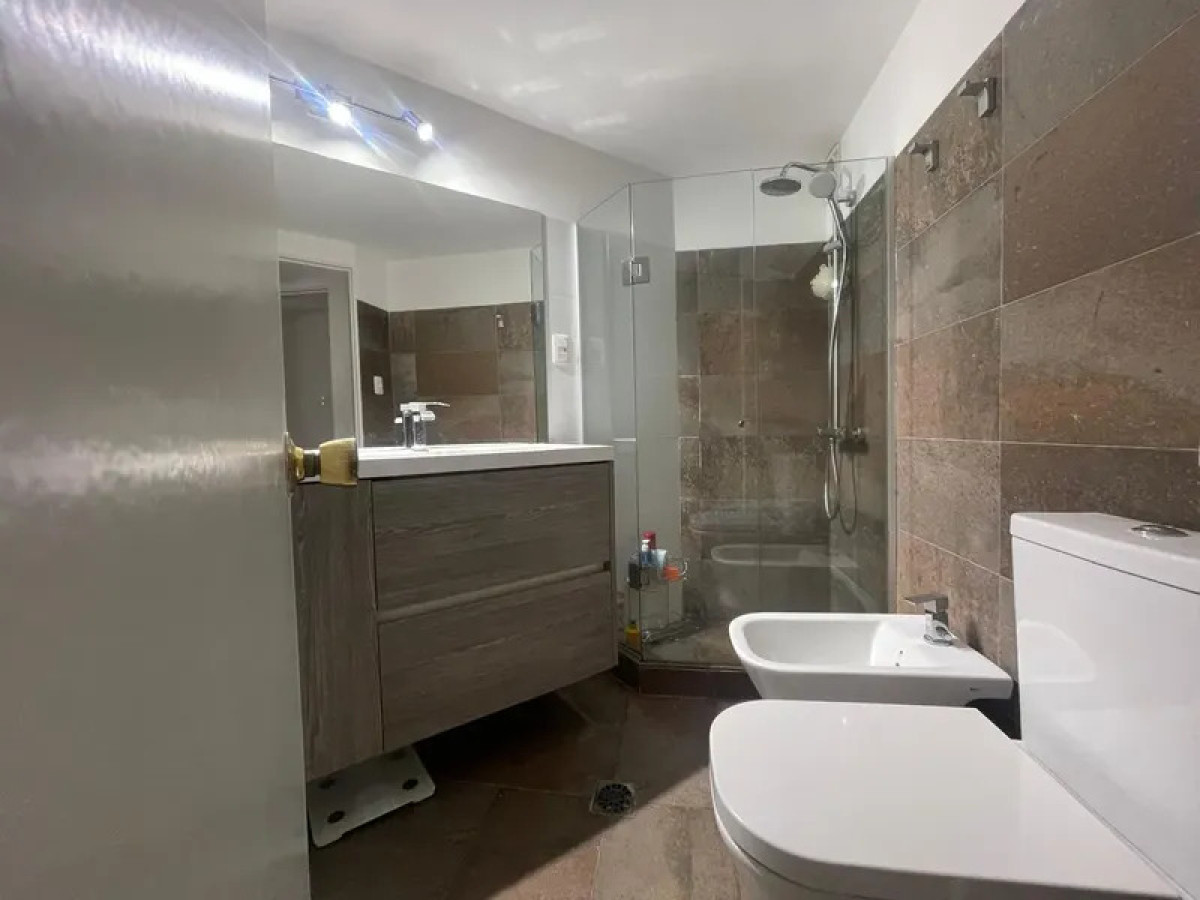 Apartamento ID.6168 - Alquiler Apartamento 2 Dormitorios Punta Carretas cochera