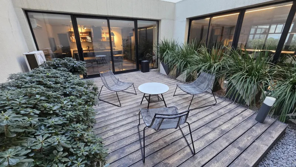 Apartamento ID.6754 - Alquiler Apartamento 1 Dormitorio Pocitos con balcon y garaje 