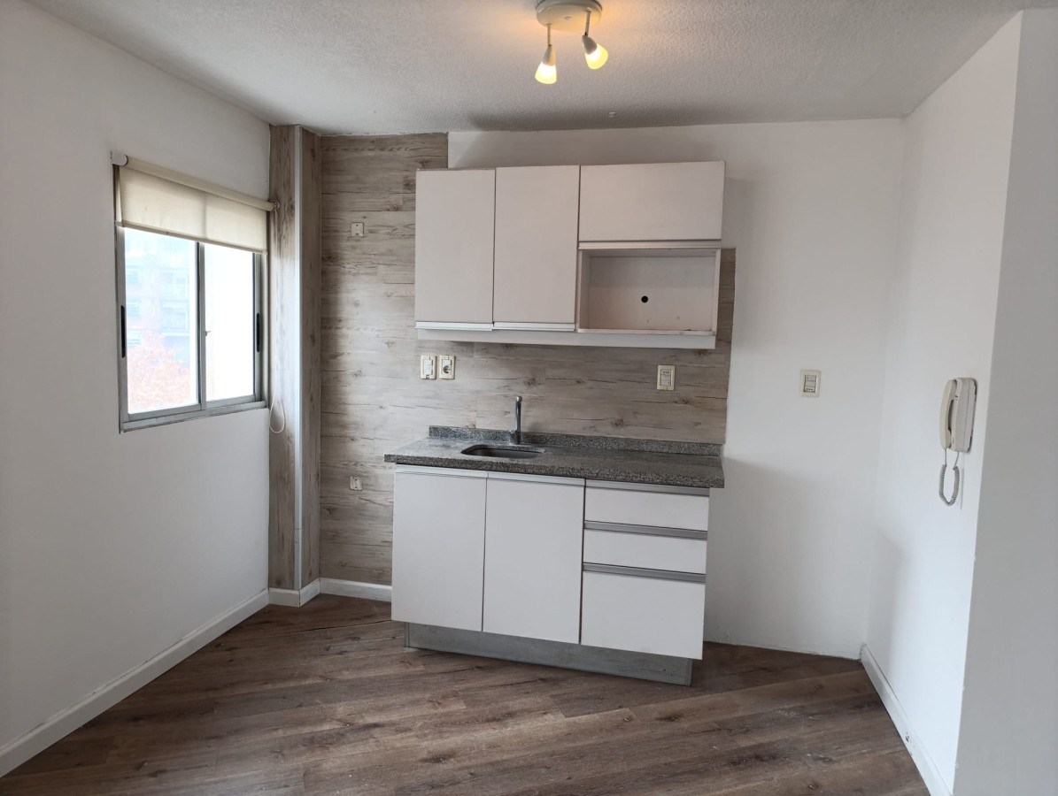 Apartamento ID.5192 - Alquiler Apartamento 1 Dormitorio Punta Carretas con cochera