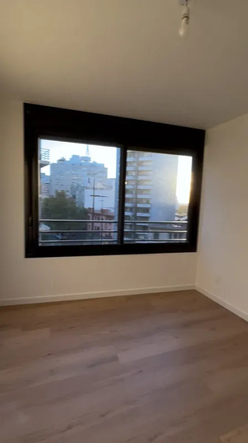 Apartamento ID.6595 - Alquiler Apartamento 1 Dormitorio Tres Crcues con balcon 
