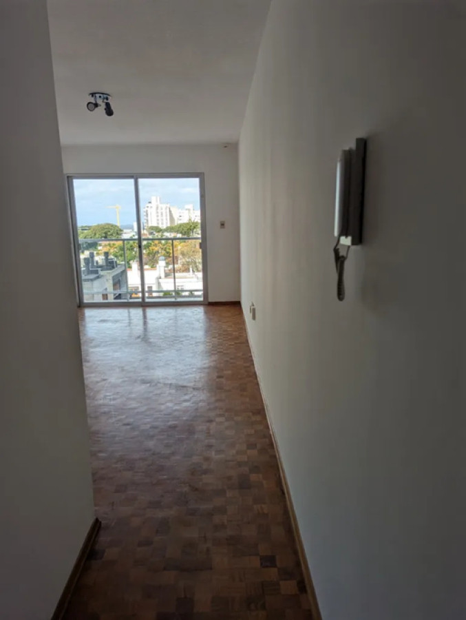 Apartamento ID.4776 - Alquiler Apartamento Monoambiente Pocitos con Balcón