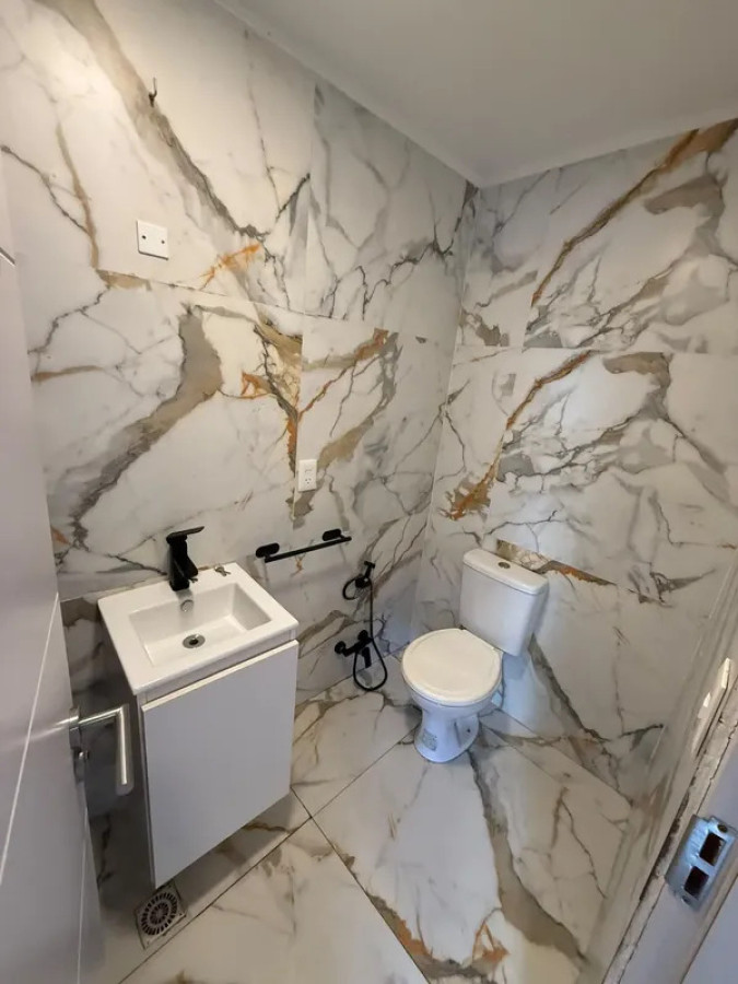 Apartamento ID.6717 - Alquiler Apartamento 1 Dormitorio Barrio Sur con patio
