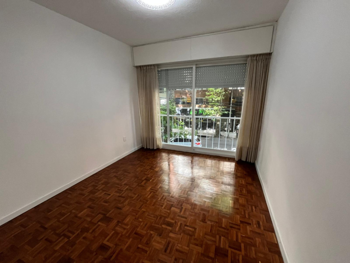 Apartamento ID.5640 - Alquiler Apartamento 4 Dormitorios Pocitos con terraza