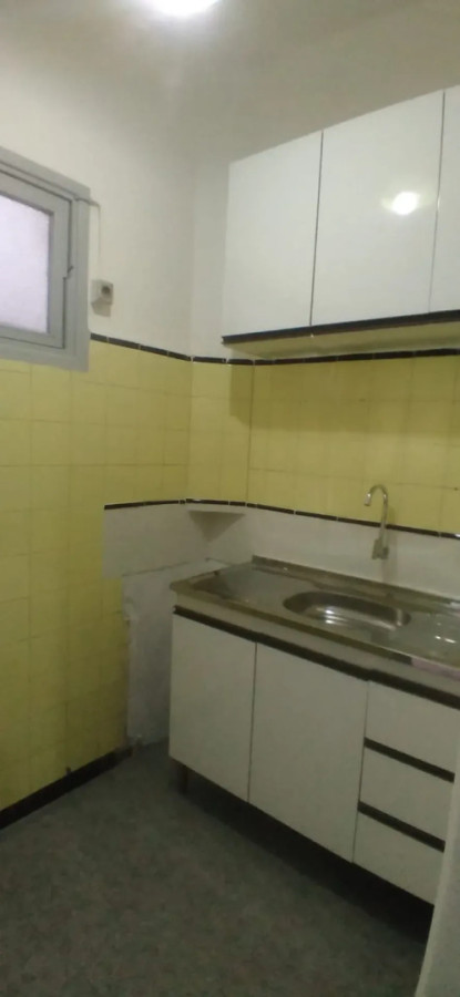 Apartamento ID.6729 - Alquiler Apartamento 1 Dormitorio Centro con Patio Interno