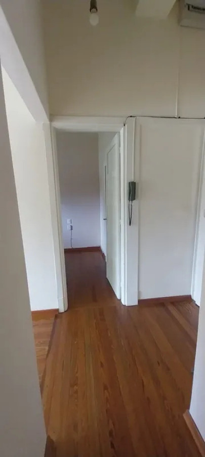 Apartamento ID.6759 - Alquiler Apartamento 2 Dormitorios Centro con balcon 