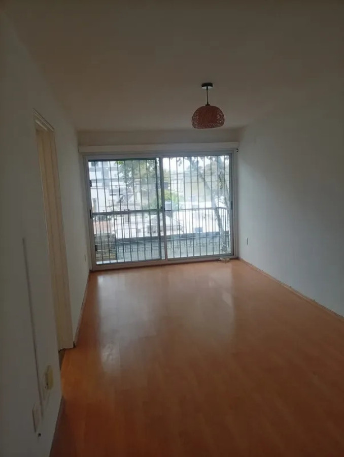 Apartamento ID.6287 - Alquiler Apartamento 2 Dormitorios Tres Cruces con balcon 