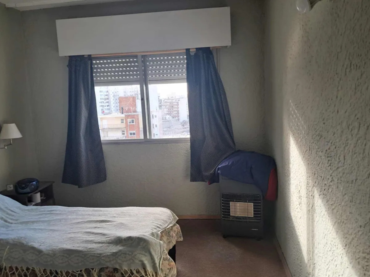 Apartamento ID.4951 - Alquiler o Venta Apartamento 2 Dormitorios Centro con Balcón