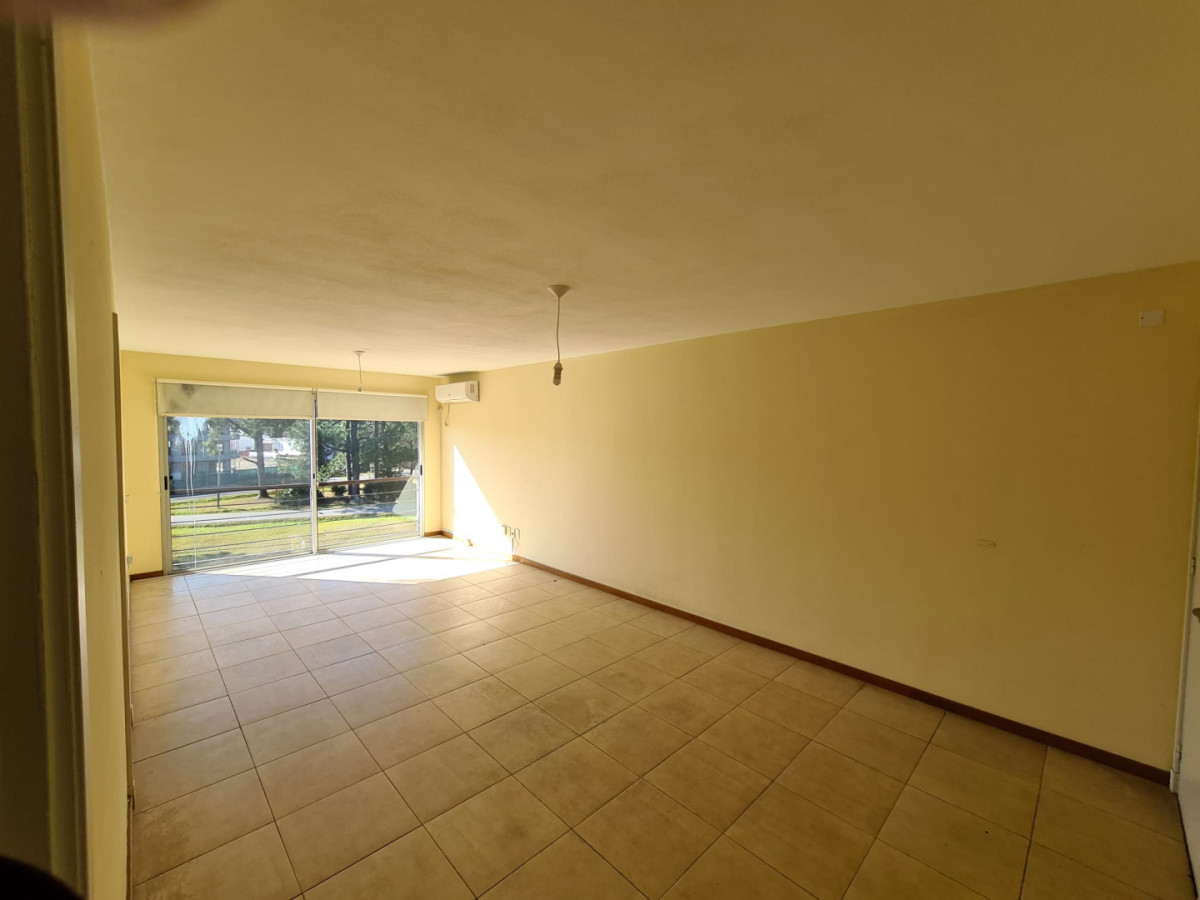 Apartamento ID.6279 - Alquiler Apartamento 2 Dormitorios y Cochera Barra de Carrasco