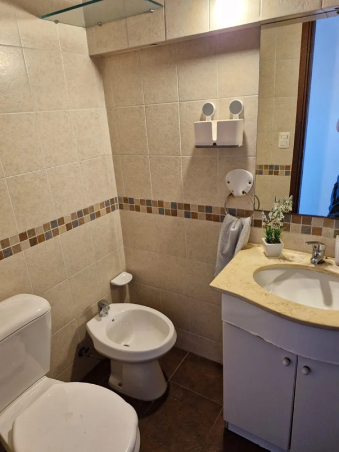 Apartamento ID.5366 - Alquiler Apartamento 1 Dormitorio Pocitos con balcón y garaje