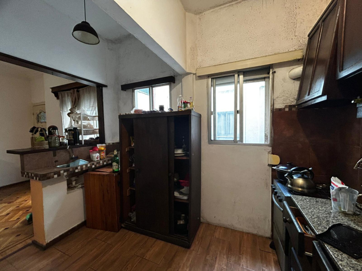 Apartamento ID.6470 - Venta con Renta Apartamento 2 Dormitorios Cordón con balcon