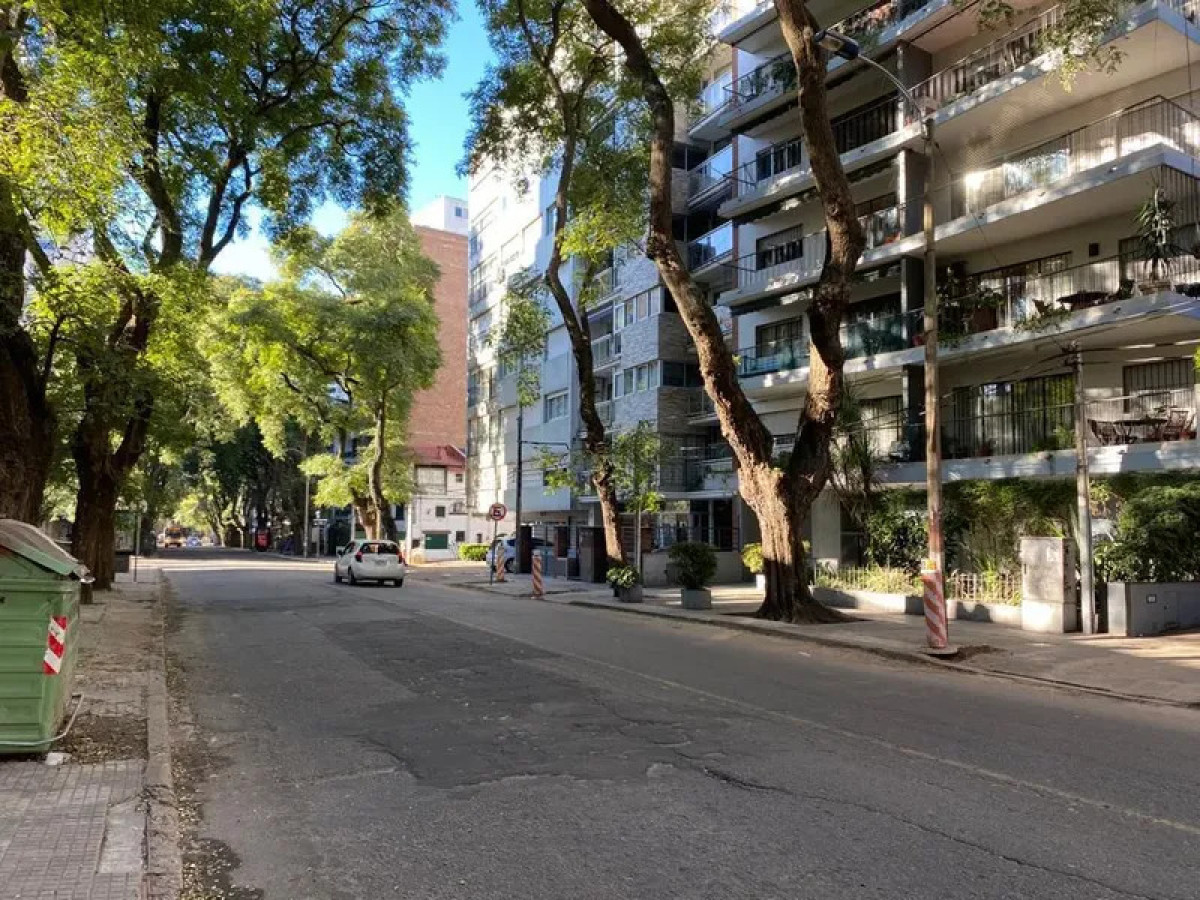 Apartamento ID.6805 - Venta Apartamento 2 Dormitorios Punta Carretas balcon y cochera