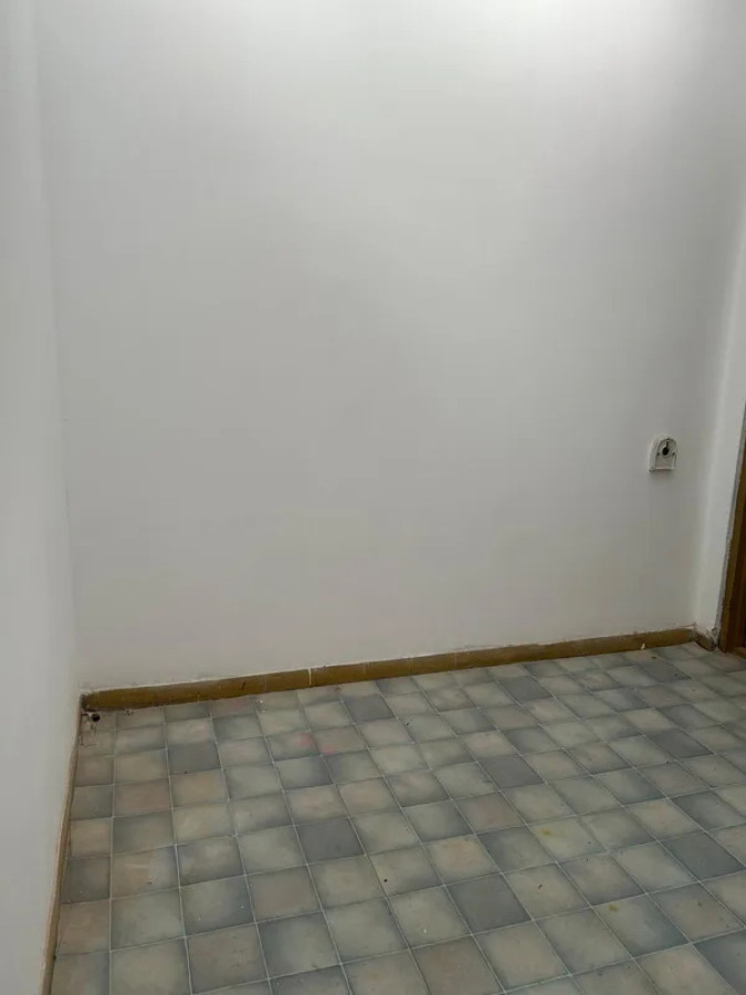 Apartamento ID.5833 - Alquiler Apartamento 2 Dormitorios La Comercial con balcon