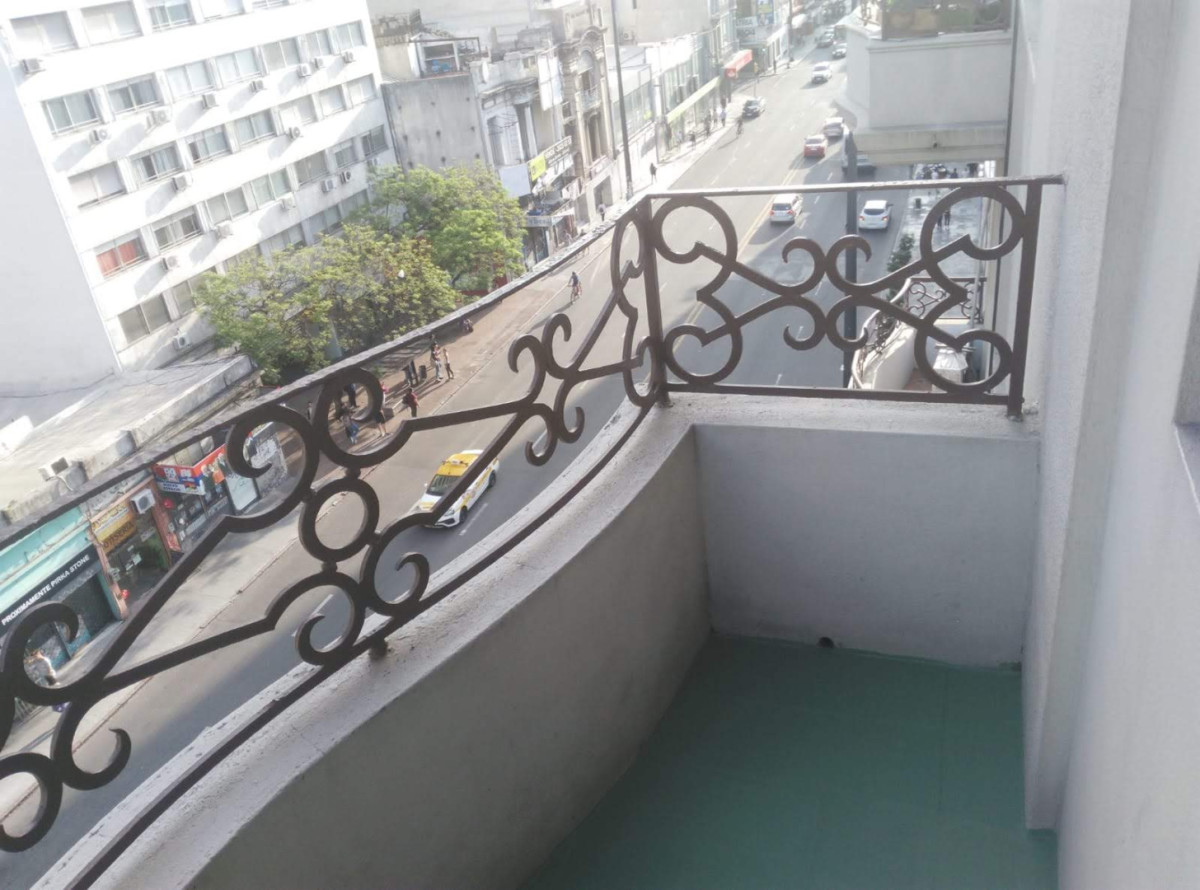 Apartamento ID.6470 - Venta con Renta Apartamento 2 Dormitorios Cordón con balcon
