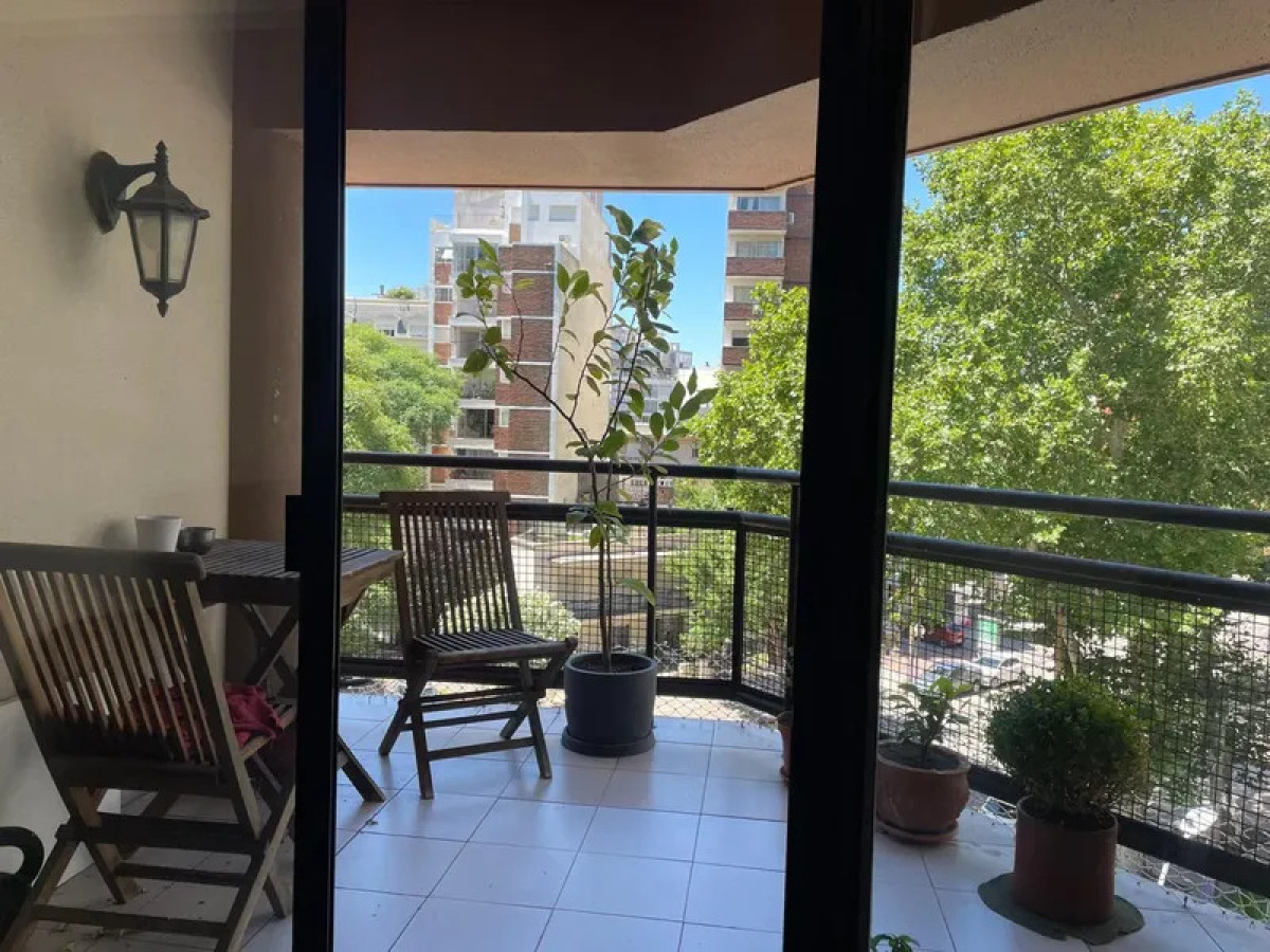 Apartamento ID.6168 - Alquiler Apartamento 2 Dormitorios Punta Carretas cochera