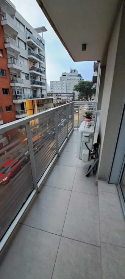 Apartamento ID.5012 - Alquiler Traspaso Apartamento 2 Dormitorios Pocitos Cochera