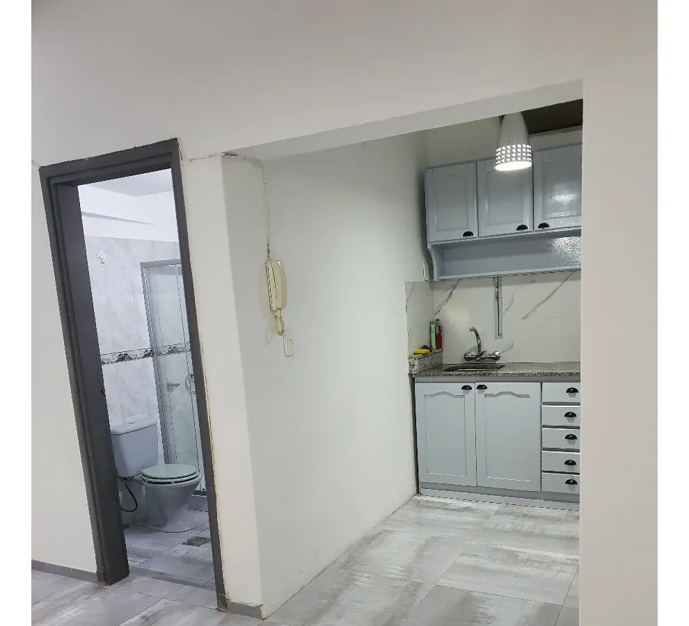 Apartamento ID.4772 - Venta Apartamento 1 Dormitorio La Comercial con patio