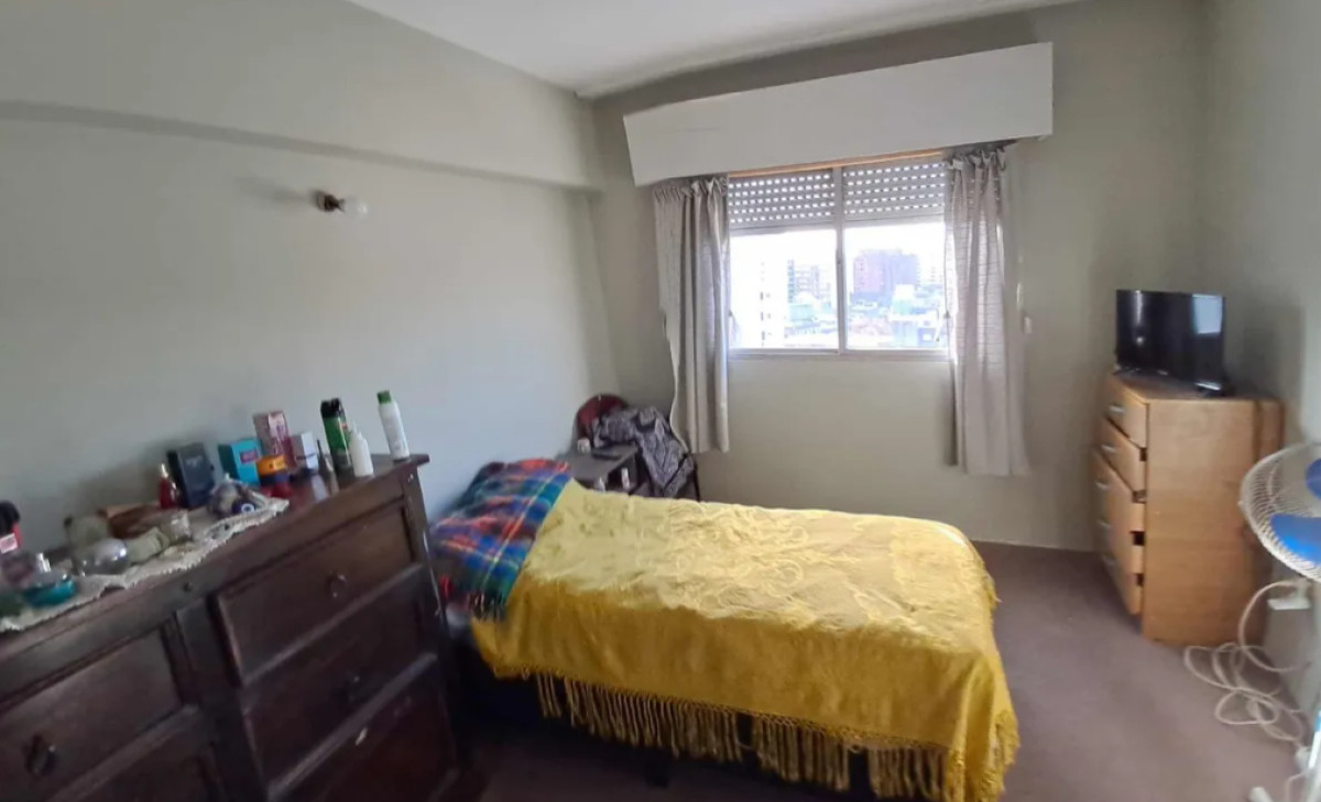Apartamento ID.4951 - Alquiler o Venta Apartamento 2 Dormitorios Centro con Balcón