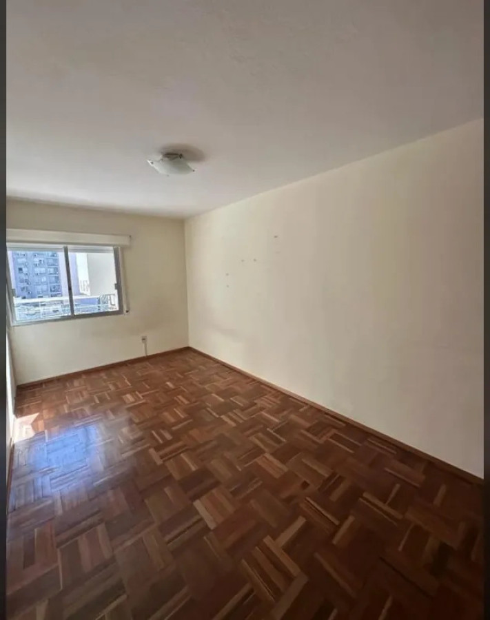 Apartamento ID.6018 - Venta Apartamento 3 Dormitorios Pocitos con balcon y cochera