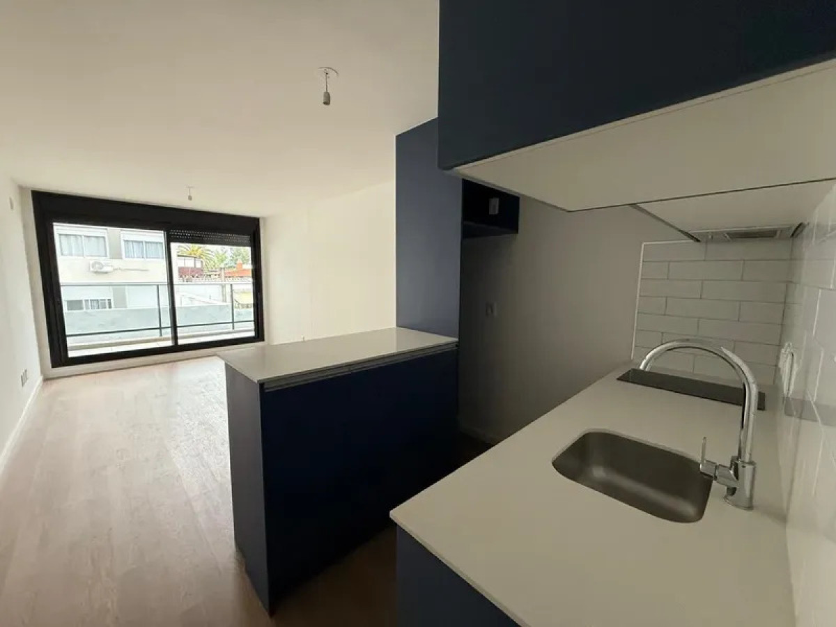 Apartamento ID.6631 - Alquiler o Venta Apartamento Monoambiente Cordon con balcon