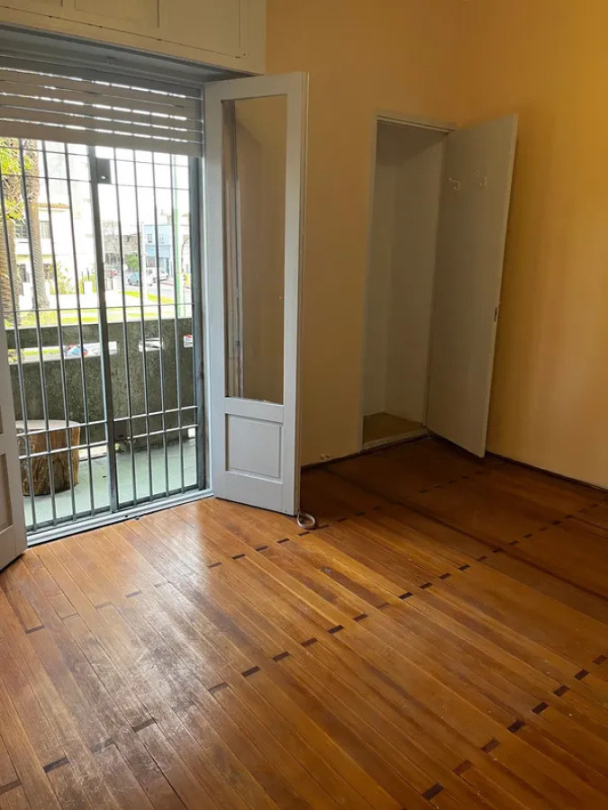 Apartamento ID.6831 - Alquiler Apartamento 2 Dormitorios Brazo Oriental con garaje
