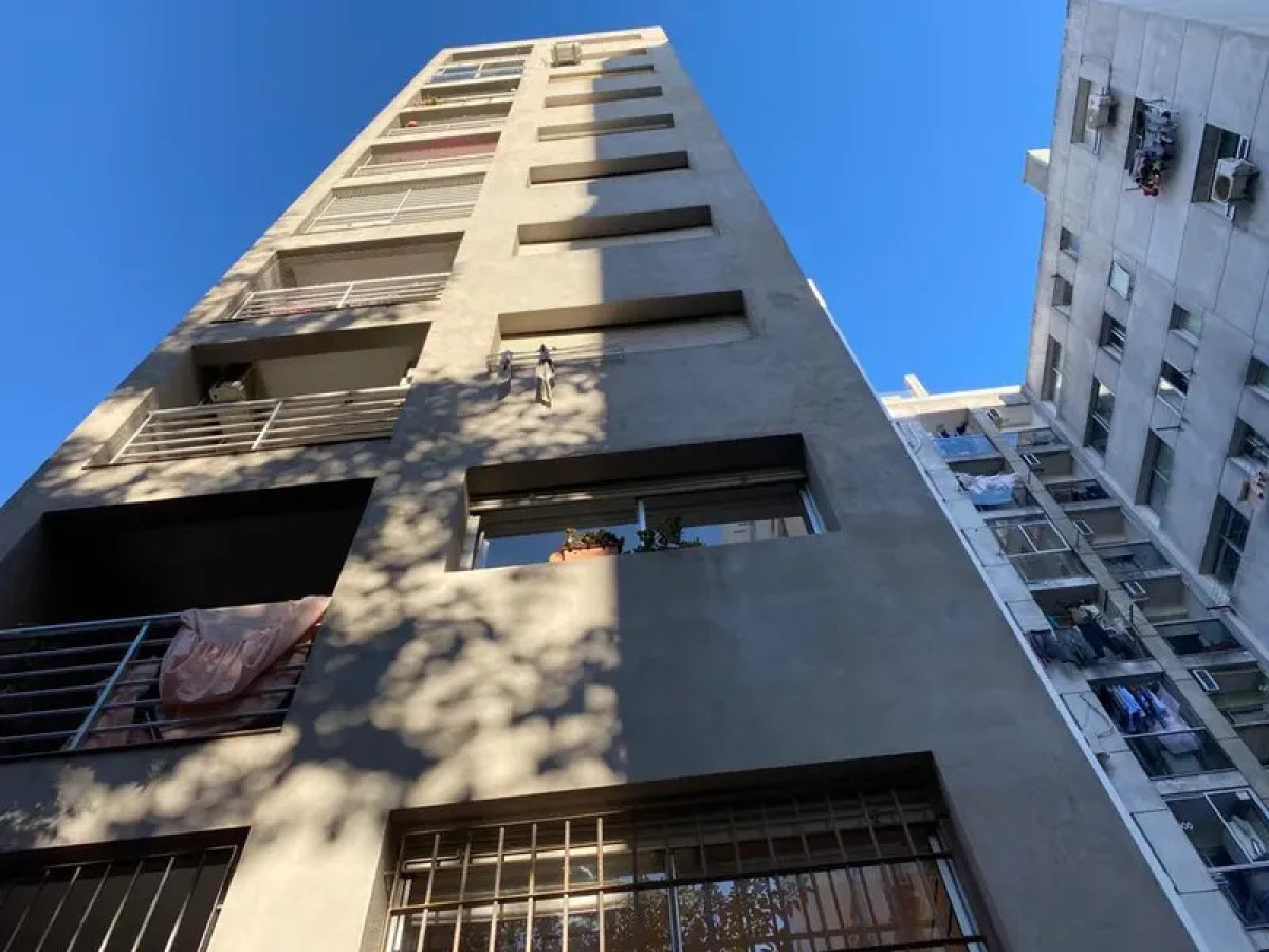 Apartamento ID.6805 - Venta Apartamento 2 Dormitorios Punta Carretas balcon y cochera
