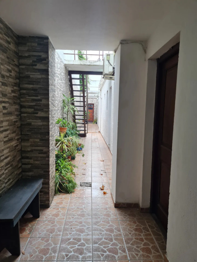 Apartamento ID.3245 - Alquiler Apartamento 2 Dormitorios Barrio Sur con Patio