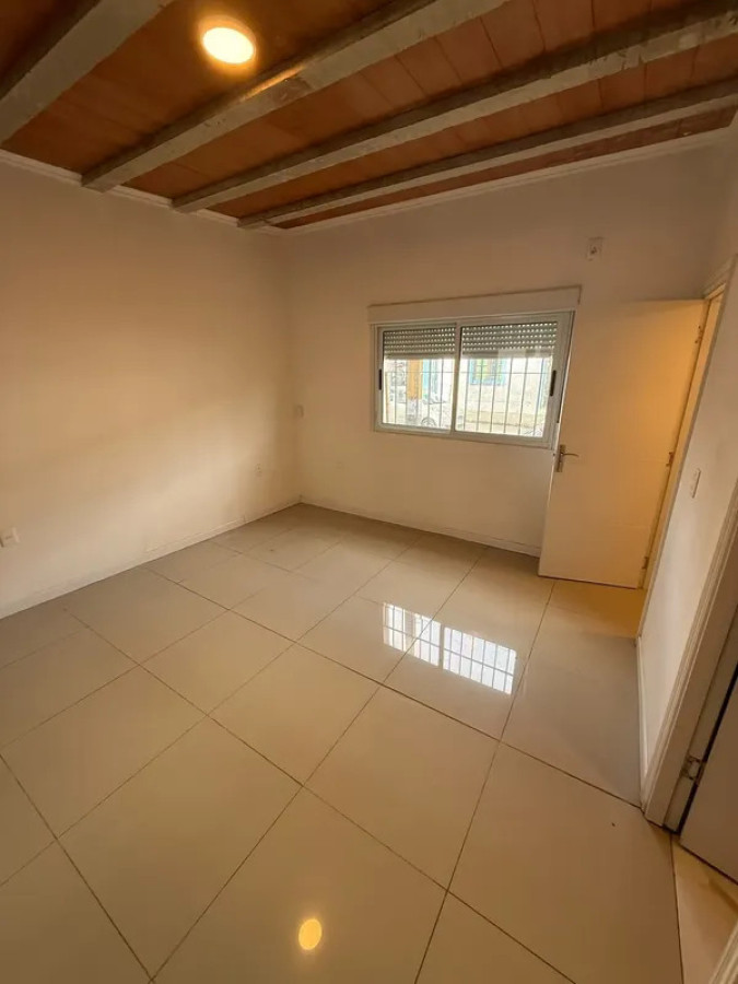 Apartamento ID.6717 - Alquiler Apartamento 1 Dormitorio Barrio Sur con patio