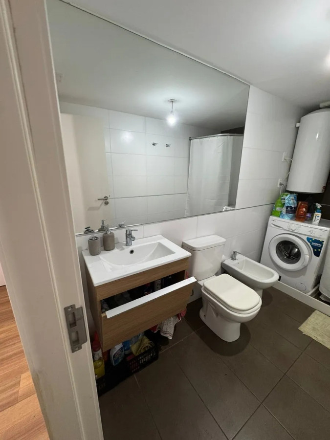 Apartamento ID.4700 - Alquiler Apartamento 2 Dormitorios Centro con cochera  