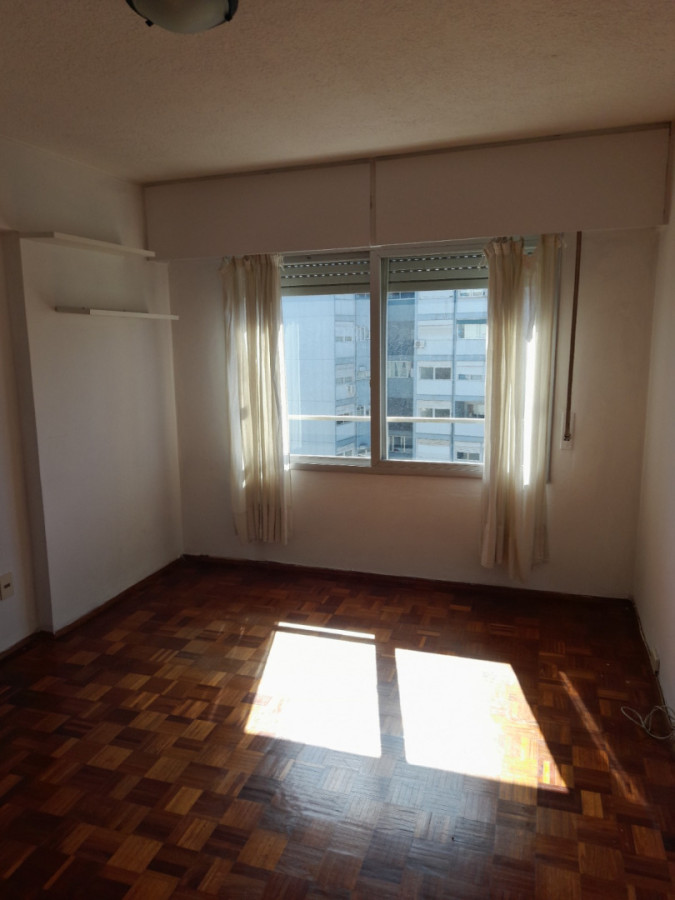 Apartamento ID.6472 - Alquiler Apartamento 2 Dormitorios Parque Batlle con balcon 