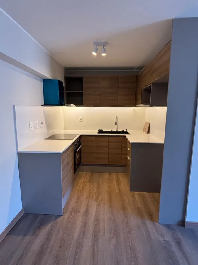 Apartamento ID.6120 - Alquiler Apartamento 1 Dormitorio Pocitos balcon y garaje