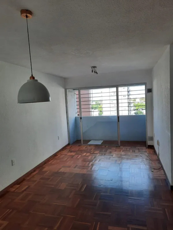 Apartamento ID.6220 - Alquiler Apartamento 2 Dormitorios Tres Cruces con garaje
