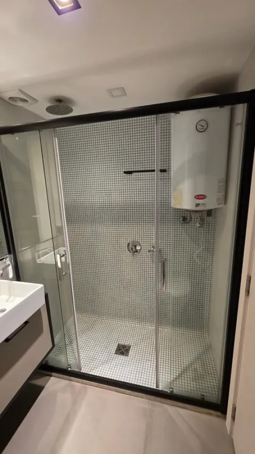 Apartamento ID.6754 - Alquiler Apartamento 1 Dormitorio Pocitos con balcon y garaje 