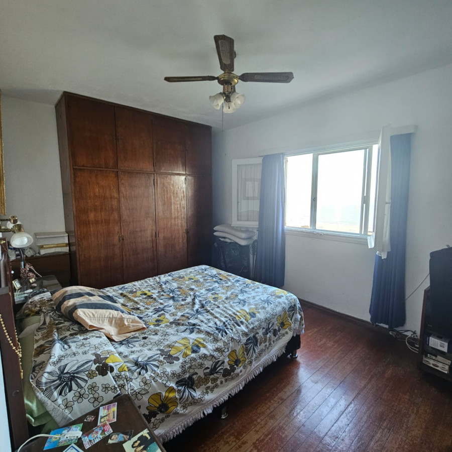 Apartamento ID.5538 - Venta Apartamento 2 Dormitorios Ciudad Vieja con balcon