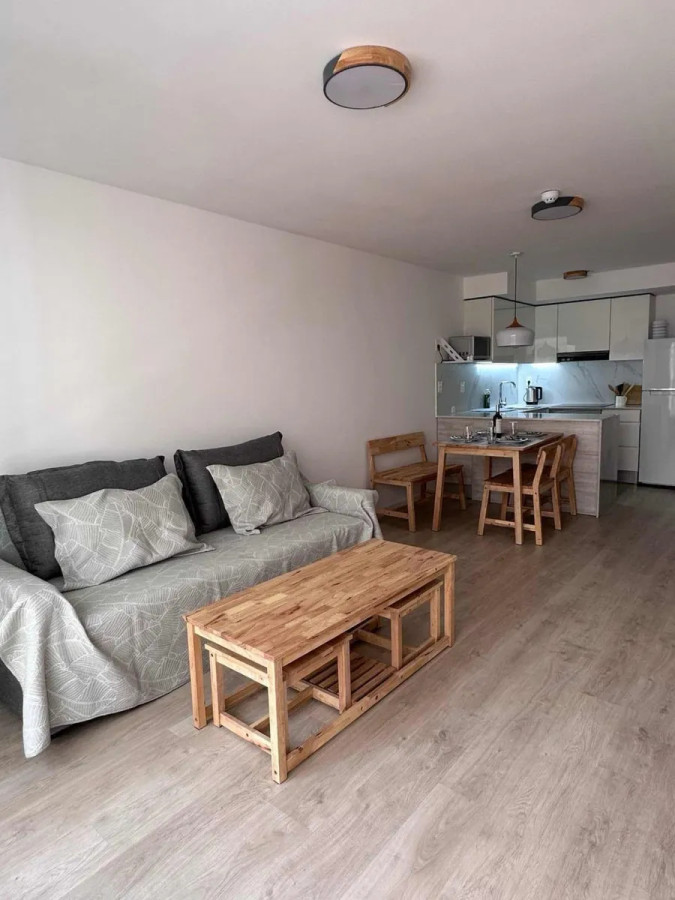 Apartamento ID.4692 - Alquiler Apartamento 1 Dormitorio Parque Rodó con balcón 