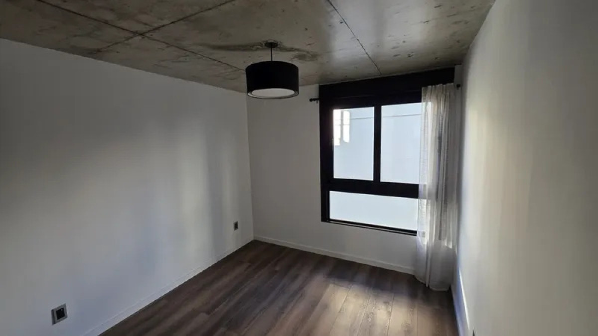 Apartamento ID.6754 - Alquiler Apartamento 1 Dormitorio Pocitos con balcon y garaje 