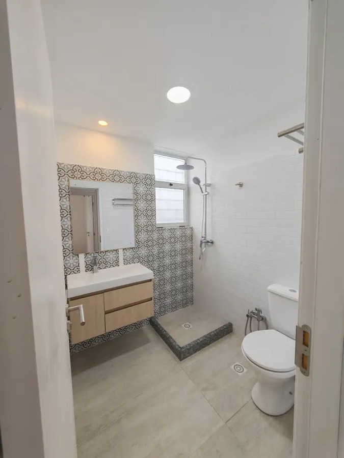 Apartamento ID.6219 - Alquiler Apartamento 2 Dormitorios Buceo con patio y cochera