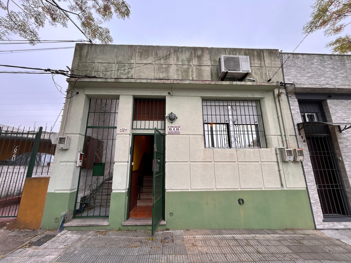 Apartamento ID.4932 - Venta Apartamento tipo Casa La Teja con Patio y Parrillero