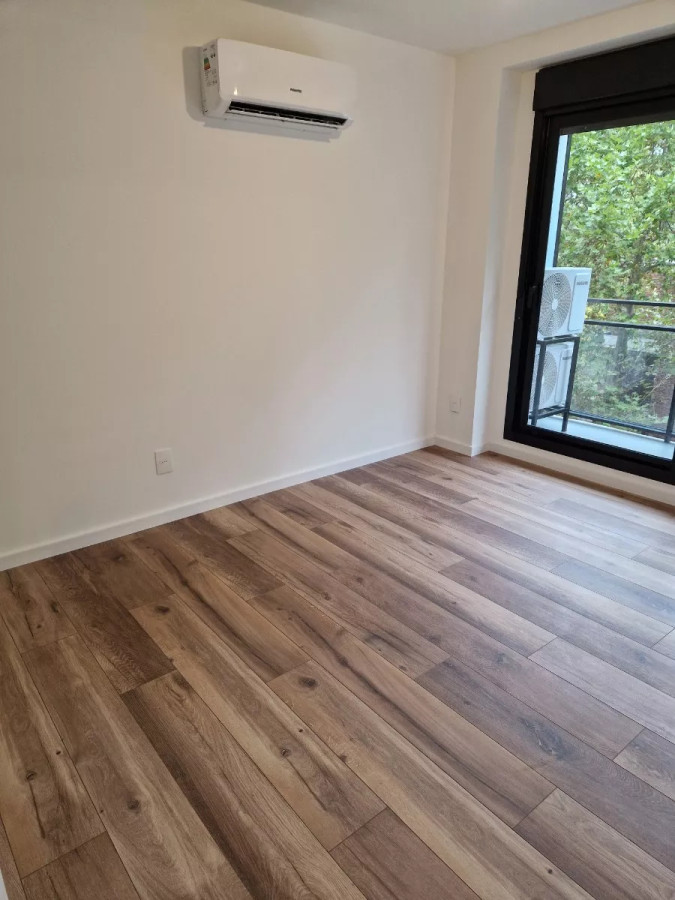 Apartamento ID.4604 - Alquiler Apartamento 1 Dormitorio Pocitos con balcón y garaje  