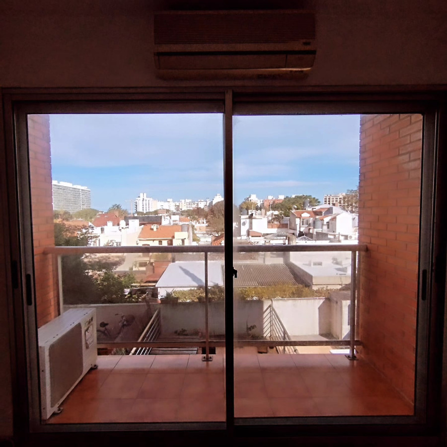 Apartamento ID.5280 - Alquiler Apartamento Monoambiente Pocitos con Balcón