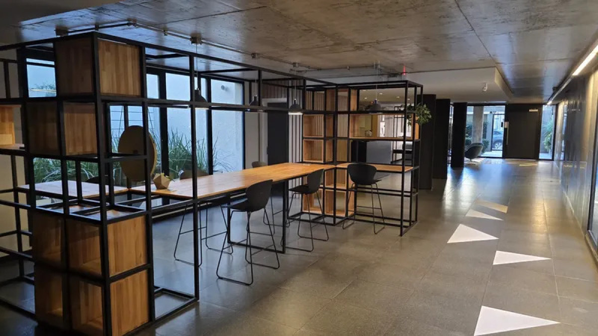 Apartamento ID.6754 - Alquiler Apartamento 1 Dormitorio Pocitos con balcon y garaje 