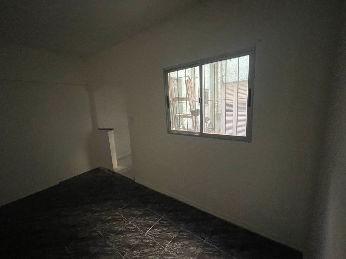 Apartamento ID.4666 - Venta Apartamento 1 Dormitorio Ciudad Vieja con Patio