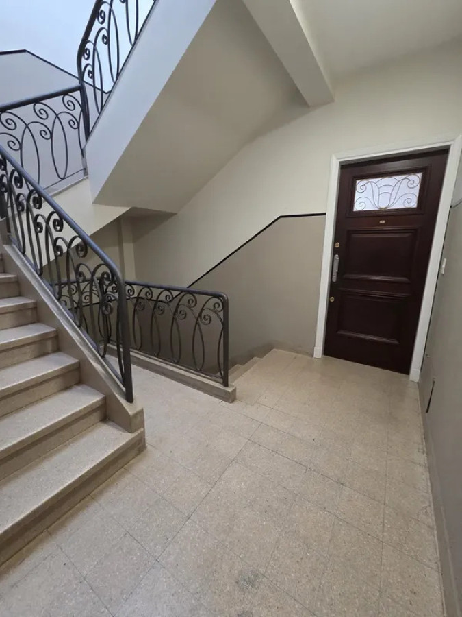 Apartamento ID.6827 - Alquiler Apartamento 1 Dormitorio La Comercial con patio 