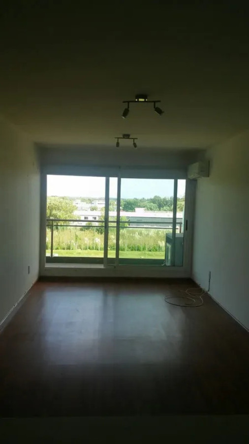 Apartamento ID.6899 - Venta Apartamento 1 Dormitorio Barra de Carrasco balcon garaje