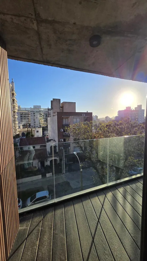 Apartamento ID.6754 - Alquiler Apartamento 1 Dormitorio Pocitos con balcon y garaje 