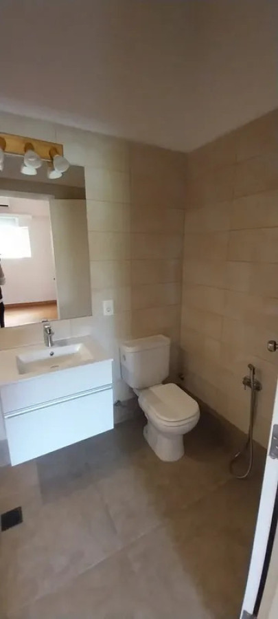 Apartamento ID.6759 - Alquiler Apartamento 2 Dormitorios Centro con balcon 